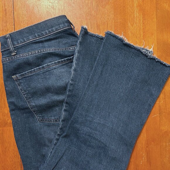 Gap - Blue Jeans, Kick-Flare, Cropped with Rough Hem - Picture 5 of 5